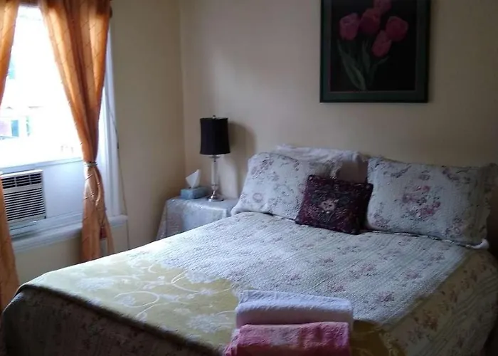 Australis Guest House